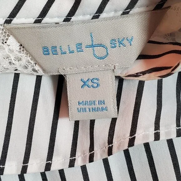 🚨084 Belle Sky Lace and Ruffled Top - Picture 6 of 10